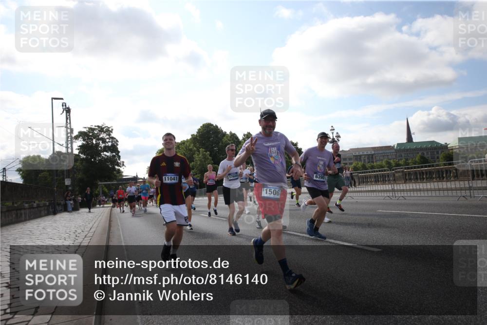 29.06.2025 - hella hamburg halbmarathon Jannik Wohlers http://msf.ph/oto/8146140 29.06.2025 09:58:47 Lombardsbrücke 1506, 1715, 1719, 1972, 2741, 2911, 3037, 3112, 3715, 4467, 4839, 5391, 5420, 5457, 5458, 5492, 5866, 6390, 6399, 7033, 7129, 7130, 7232, 7395, 7864, 8509, 8772, 8798, 9884, 10266, 10519, 11041, 11068, 11542, 11588, 11589, 11604, 11625, 11689, 12014, 12186, 12406, 12495, 12527, 12949, 13792, 13869, 15156, 15407, 15446, 15686, 15856, 15884, 16334, 16467, 16868, 17198, 17383, 18133, 18181, 18746, 18835, 19047 meine-sportfotos.de