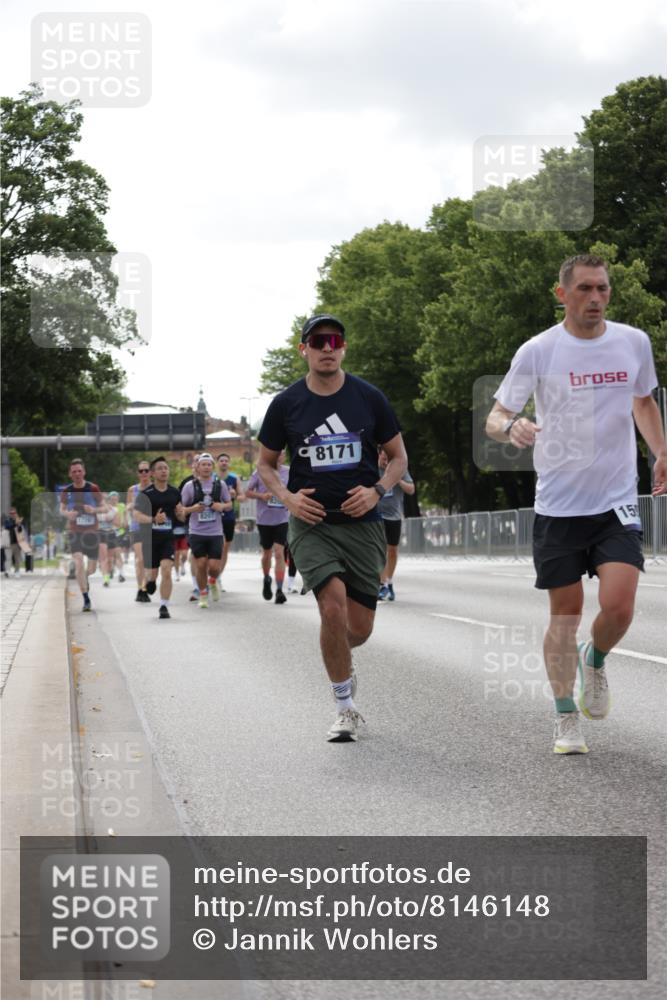 29.06.2025 - hella hamburg halbmarathon Jannik Wohlers http://msf.ph/oto/8146148 29.06.2025 10:10:49 Lombardsbrücke 1723, 2868, 3837, 4287, 5254, 5653, 7271, 8171, 8206, 8207, 8368, 8561, 9119, 10196, 11149, 12286, 12571, 12836, 13603, 14022, 14149, 15009, 15252, 15908, 16383, 17142, 17500, 17787, 19172, 19241 meine-sportfotos.de