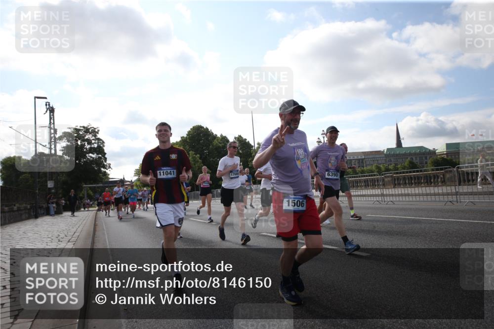 29.06.2025 - hella hamburg halbmarathon Jannik Wohlers http://msf.ph/oto/8146150 29.06.2025 09:58:47 Lombardsbrücke 1506, 1715, 1719, 1972, 2741, 2911, 3037, 3112, 3715, 4467, 4839, 5391, 5420, 5457, 5458, 5492, 5866, 6390, 6399, 7033, 7129, 7130, 7232, 7395, 7864, 8509, 8772, 8798, 9884, 10266, 10519, 11041, 11068, 11542, 11588, 11589, 11604, 11625, 11689, 12014, 12186, 12406, 12495, 12527, 12949, 13792, 13869, 15156, 15407, 15446, 15686, 15856, 15884, 16334, 16467, 16868, 17198, 17383, 18133, 18181, 18746, 18835, 19047 meine-sportfotos.de