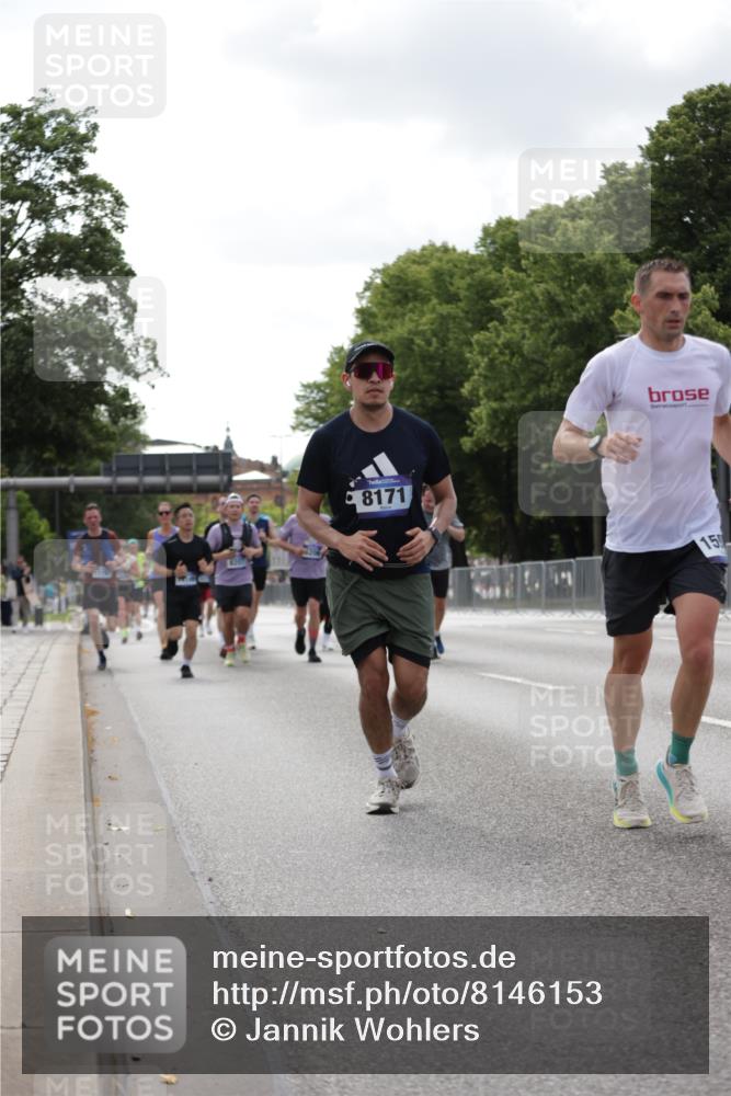 29.06.2025 - hella hamburg halbmarathon Jannik Wohlers http://msf.ph/oto/8146153 29.06.2025 10:10:49 Lombardsbrücke 1723, 2868, 3837, 4287, 5254, 5653, 7271, 8171, 8206, 8207, 8368, 8561, 9119, 10196, 11149, 12286, 12571, 12836, 13603, 14022, 14149, 15009, 15252, 15908, 16383, 17142, 17500, 17787, 19172, 19241 meine-sportfotos.de
