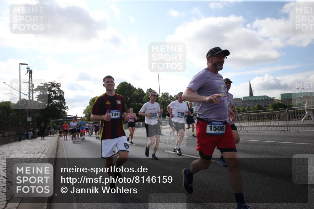 29.06.2025 - hella hamburg halbmarathon Jannik Wohlers http://msf.ph/oto/8146159 29.06.2025 09:58:47 Lombardsbrücke 1506, 1715, 1719, 1972, 2741, 2911, 3037, 3112, 3715, 4467, 4839, 5391, 5420, 5457, 5458, 5492, 5866, 6390, 6399, 7033, 7129, 7130, 7232, 7395, 7864, 8509, 8772, 8798, 9884, 10266, 10519, 11041, 11068, 11542, 11588, 11589, 11604, 11625, 11689, 12014, 12186, 12406, 12495, 12527, 12949, 13792, 13869, 15156, 15407, 15446, 15686, 15856, 15884, 16334, 16467, 16868, 17198, 17383, 18133, 18181, 18746, 18835, 19047 meine-sportfotos.de
