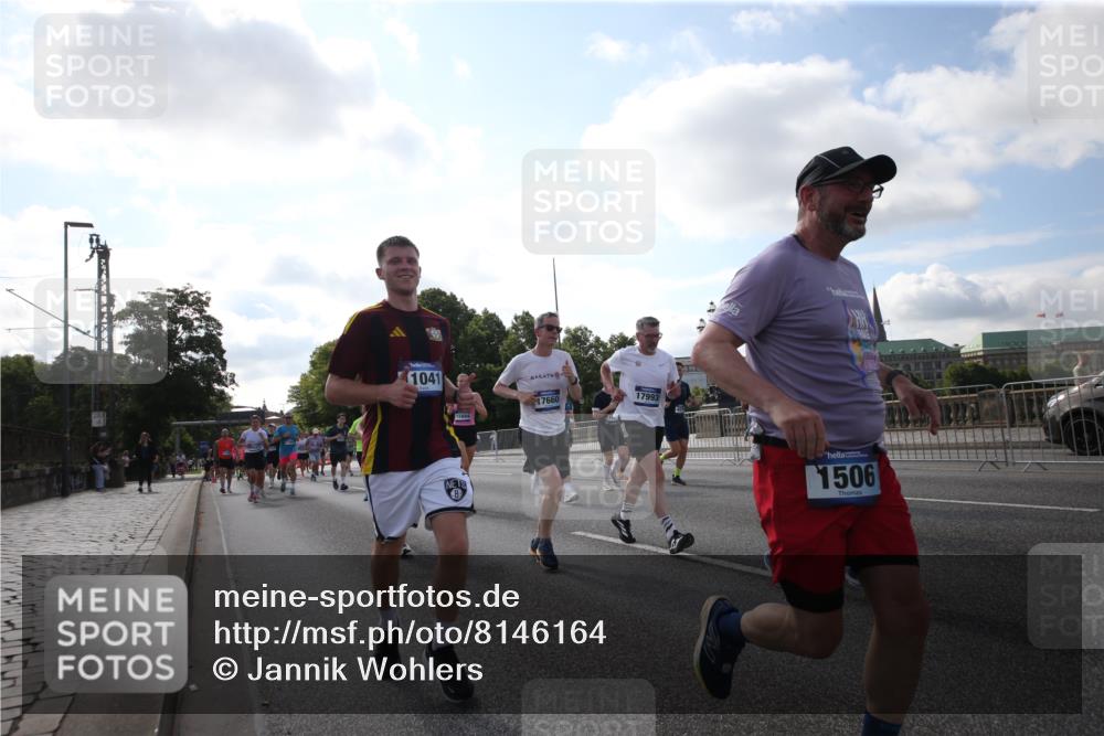 29.06.2025 - hella hamburg halbmarathon Jannik Wohlers http://msf.ph/oto/8146164 29.06.2025 09:58:48 Lombardsbrücke 1506, 1715, 1719, 1972, 2741, 2911, 3037, 3112, 3715, 4467, 4839, 5391, 5420, 5457, 5458, 5492, 5866, 6390, 6399, 6416, 7033, 7037, 7129, 7130, 7232, 7395, 7864, 8509, 8772, 8798, 9884, 10266, 10519, 11041, 11068, 11542, 11588, 11589, 11604, 11625, 11689, 12014, 12186, 12406, 12495, 12527, 12949, 13792, 13869, 15000, 15156, 15407, 15446, 15686, 15856, 15884, 16334, 16467, 16868, 17198, 17383, 18133, 18746, 18835, 19047 meine-sportfotos.de
