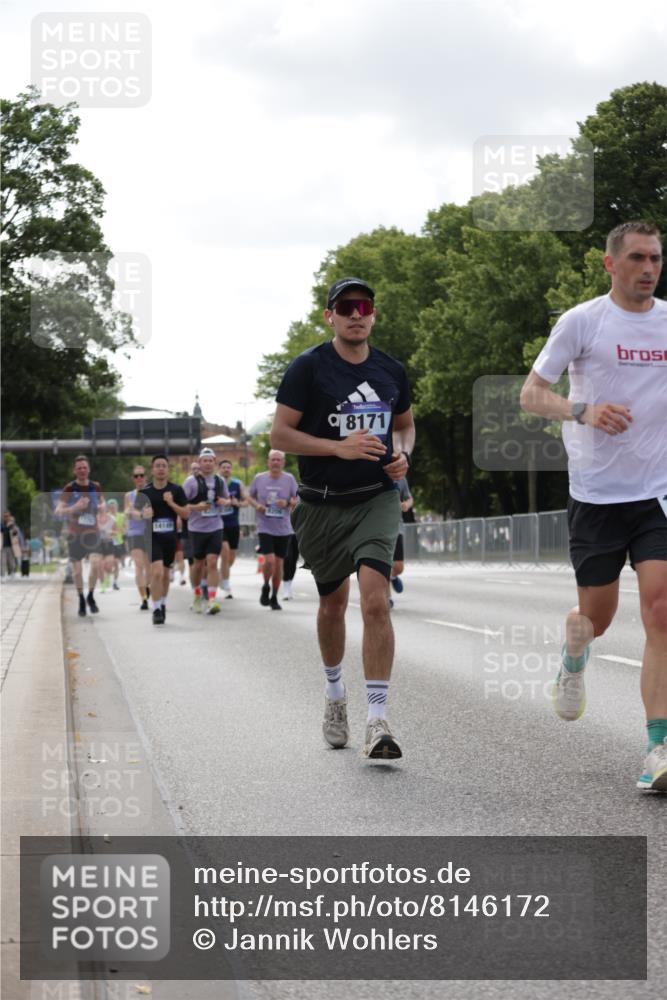 29.06.2025 - hella hamburg halbmarathon Jannik Wohlers http://msf.ph/oto/8146172 29.06.2025 10:10:49 Lombardsbrücke 1723, 2868, 3837, 4287, 5254, 5653, 7271, 8171, 8206, 8207, 8368, 8561, 9119, 10196, 11149, 12286, 12571, 12836, 13603, 14022, 14149, 15009, 15252, 15908, 16383, 17142, 17500, 17787, 19172, 19241 meine-sportfotos.de