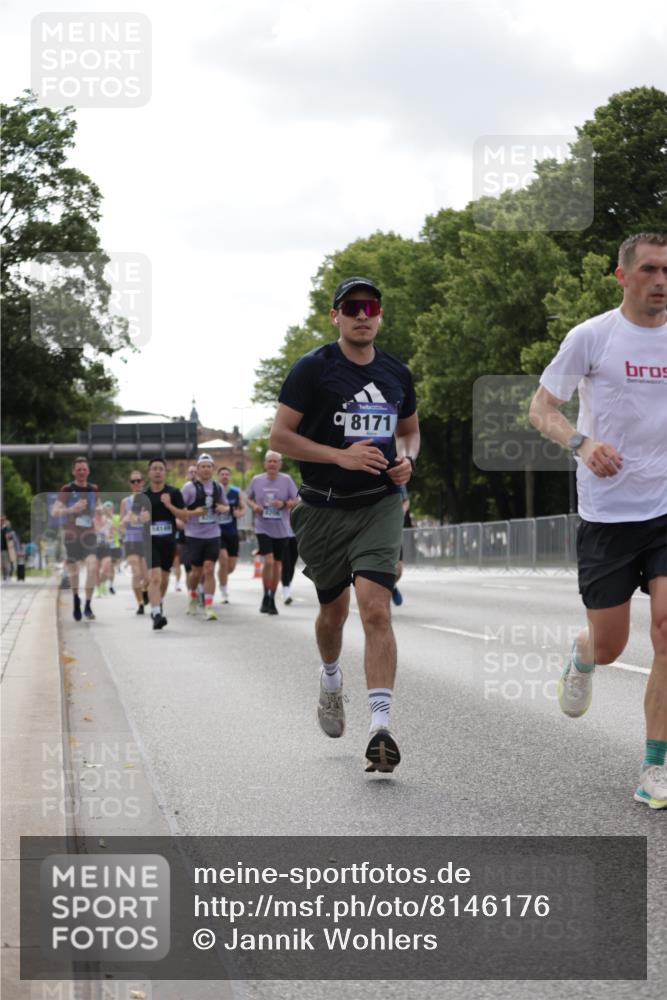 29.06.2025 - hella hamburg halbmarathon Jannik Wohlers http://msf.ph/oto/8146176 29.06.2025 10:10:49 Lombardsbrücke 1723, 2868, 3837, 4287, 5254, 5653, 7271, 8171, 8206, 8207, 8368, 8561, 9119, 10196, 11149, 12286, 12571, 12836, 13603, 14022, 14149, 15009, 15252, 15908, 16383, 17142, 17500, 17787, 19172, 19241 meine-sportfotos.de
