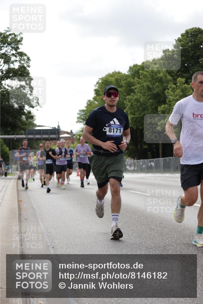 29.06.2025 - hella hamburg halbmarathon Jannik Wohlers http://msf.ph/oto/8146182 29.06.2025 10:10:49 Lombardsbrücke 1723, 2868, 3837, 4287, 5254, 5653, 7271, 8171, 8206, 8207, 8368, 8561, 9119, 10196, 11149, 12286, 12571, 12836, 13603, 14022, 14149, 15009, 15252, 15908, 16383, 17142, 17500, 17787, 19172, 19241 meine-sportfotos.de
