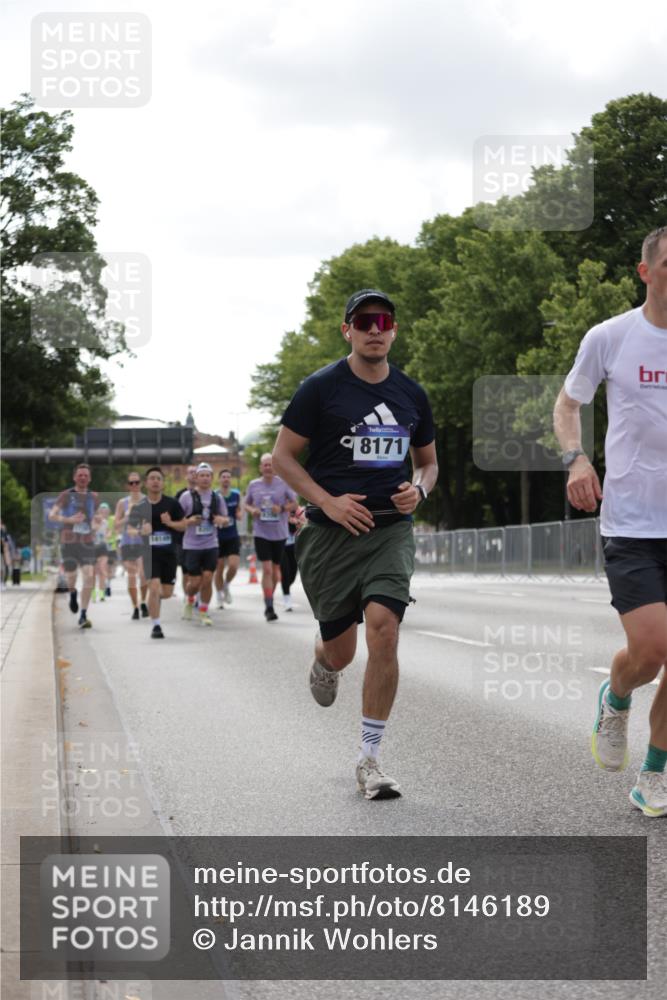 29.06.2025 - hella hamburg halbmarathon Jannik Wohlers http://msf.ph/oto/8146189 29.06.2025 10:10:49 Lombardsbrücke 1723, 2868, 3837, 4287, 5254, 5653, 7271, 8171, 8206, 8207, 8368, 8561, 9119, 10196, 11149, 12286, 12571, 12836, 13603, 14022, 14149, 15009, 15252, 15908, 16383, 17142, 17500, 17787, 19172, 19241 meine-sportfotos.de