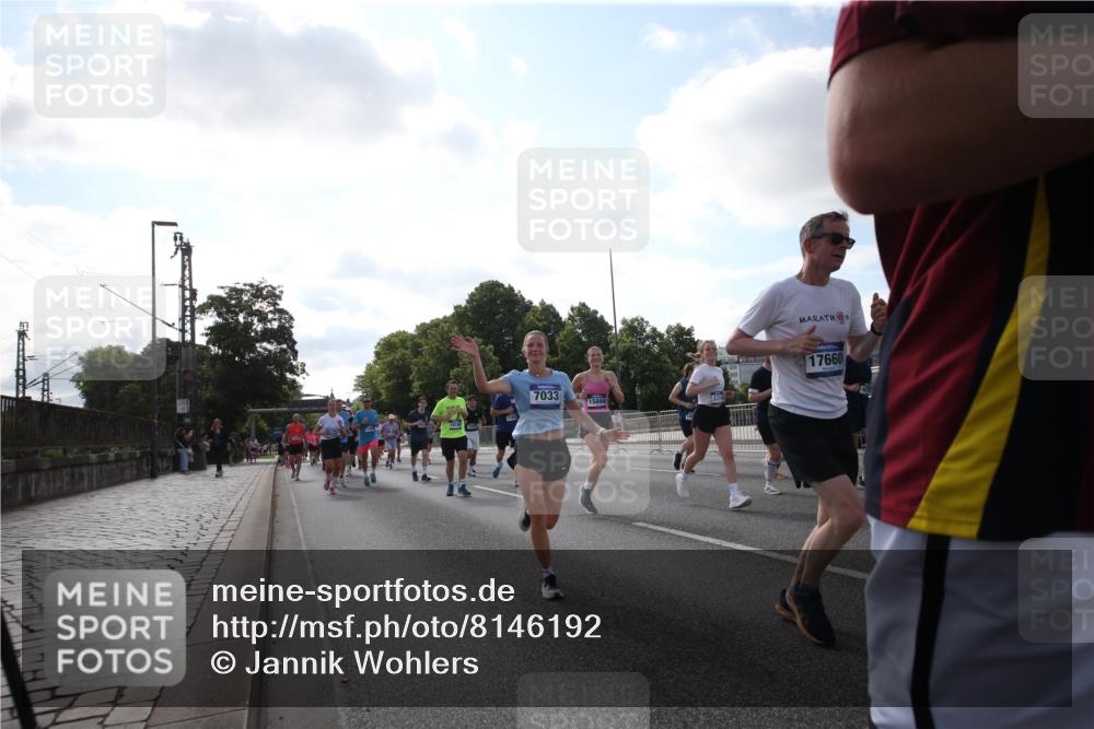29.06.2025 - hella hamburg halbmarathon Jannik Wohlers http://msf.ph/oto/8146192 29.06.2025 09:58:48 Lombardsbrücke 1506, 1715, 1719, 1972, 2741, 2911, 3037, 3112, 3715, 4467, 4839, 5391, 5420, 5457, 5458, 5492, 5866, 6390, 6399, 6416, 7033, 7037, 7129, 7130, 7232, 7395, 7864, 8509, 8772, 8798, 9884, 10266, 10519, 11041, 11068, 11542, 11588, 11589, 11604, 11625, 11689, 12014, 12186, 12406, 12495, 12527, 12949, 13792, 13869, 15000, 15156, 15407, 15446, 15686, 15856, 15884, 16334, 16467, 16868, 17198, 17383, 18133, 18746, 18835, 19047 meine-sportfotos.de