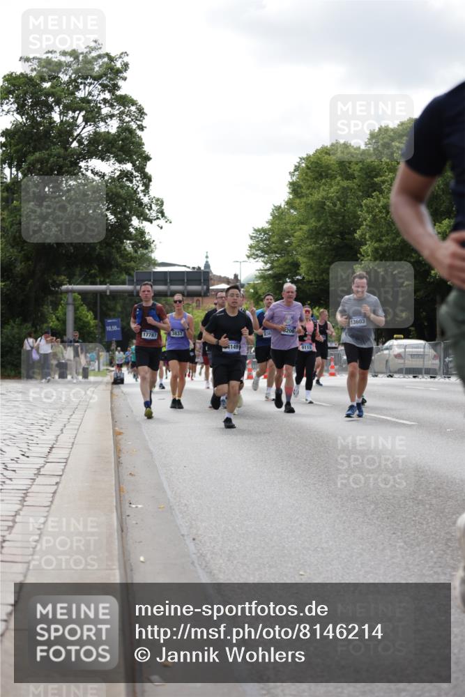 29.06.2025 - hella hamburg halbmarathon Jannik Wohlers http://msf.ph/oto/8146214 29.06.2025 10:10:50 Lombardsbrücke 1723, 2868, 3837, 4287, 5254, 5653, 7271, 8171, 8206, 8207, 8368, 8561, 9119, 10196, 11149, 12286, 12571, 12836, 13603, 14022, 14149, 15009, 15252, 15908, 16383, 17142, 17500, 17787, 19172, 19241 meine-sportfotos.de