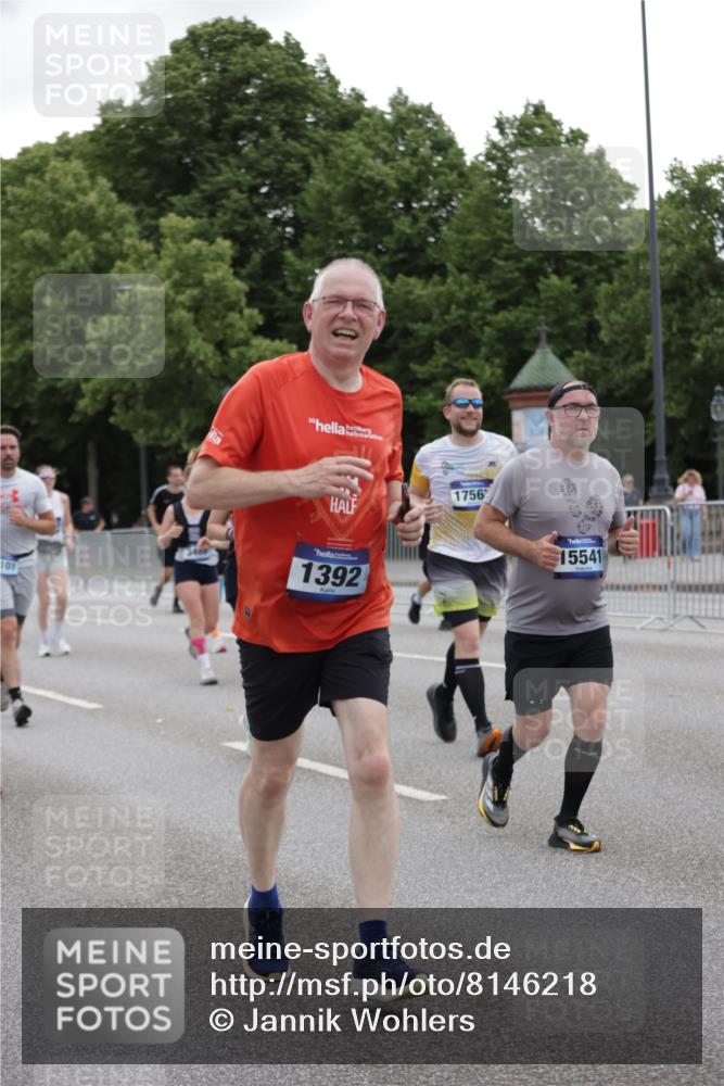 29.06.2025 - hella hamburg halbmarathon Jannik Wohlers http://msf.ph/oto/8146218 29.06.2025 10:47:37 Lombardsbrücke 1174, 1175, 1392, 1618, 1701, 2163, 2197, 2491, 2545, 2650, 2958, 3049, 3468, 4327, 4856, 5886, 7240, 7393, 7394, 7427, 7916, 8077, 8310, 8521, 8774, 9356, 9696, 9697, 10777, 10794, 11548, 11742, 11781, 11923, 12157, 12412, 12480, 12582, 14222, 14800, 15357, 15541, 15688, 15730, 16356, 16722, 17325, 17339, 17562, 17563, 17957, 18001, 18262, 18352, 18480, 19062, 19101 meine-sportfotos.de