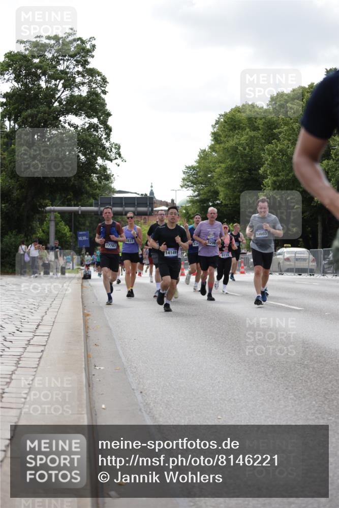 29.06.2025 - hella hamburg halbmarathon Jannik Wohlers http://msf.ph/oto/8146221 29.06.2025 10:10:50 Lombardsbrücke 1723, 2868, 3837, 4287, 5254, 5653, 7271, 8171, 8206, 8207, 8368, 8561, 9119, 10196, 11149, 12286, 12571, 12836, 13603, 14022, 14149, 15009, 15252, 15908, 16383, 17142, 17500, 17787, 19172, 19241 meine-sportfotos.de