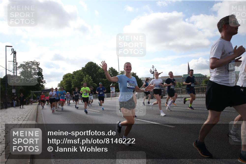 29.06.2025 - hella hamburg halbmarathon Jannik Wohlers http://msf.ph/oto/8146222 29.06.2025 09:58:49 Lombardsbrücke 1506, 1972, 2741, 2911, 3112, 3715, 4467, 4839, 5391, 5420, 5457, 5458, 5492, 5866, 6390, 6399, 6416, 7033, 7037, 7129, 7130, 7232, 7395, 7864, 8509, 8772, 9884, 9922, 10266, 10519, 11041, 11068, 11542, 11588, 11589, 11604, 11625, 11689, 12014, 12186, 12406, 12495, 12527, 12949, 13792, 13869, 13912, 15000, 15156, 15407, 15408, 15446, 15686, 15856, 15884, 16334, 16467, 16868, 17198, 18133, 18746, 18835, 19047 meine-sportfotos.de