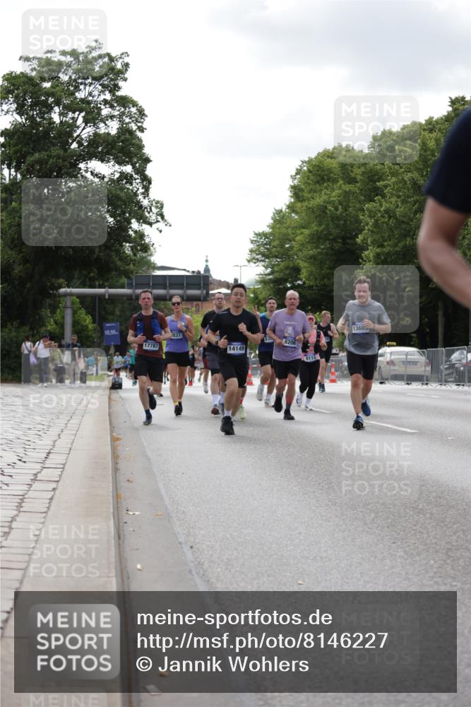 29.06.2025 - hella hamburg halbmarathon Jannik Wohlers http://msf.ph/oto/8146227 29.06.2025 10:10:50 Lombardsbrücke 1723, 2868, 3837, 4287, 5254, 5653, 7271, 8171, 8206, 8207, 8368, 8561, 9119, 10196, 11149, 12286, 12571, 12836, 13603, 14022, 14149, 15009, 15252, 15908, 16383, 17142, 17500, 17787, 19172, 19241 meine-sportfotos.de