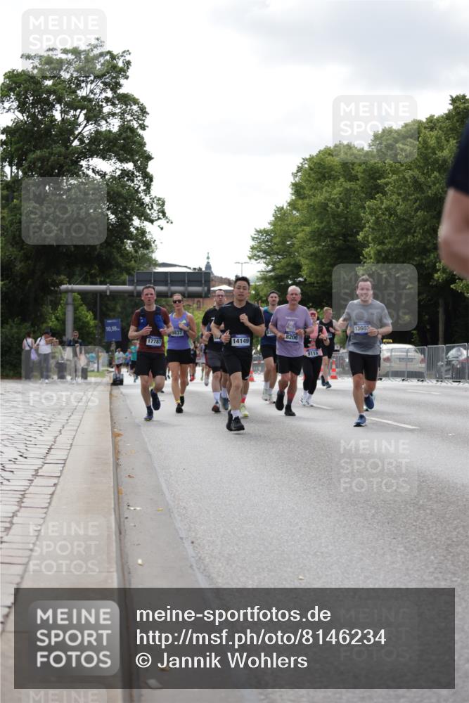 29.06.2025 - hella hamburg halbmarathon Jannik Wohlers http://msf.ph/oto/8146234 29.06.2025 10:10:51 Lombardsbrücke 1723, 2868, 3837, 5254, 5653, 7271, 8171, 8206, 8207, 8368, 8561, 9119, 10196, 10372, 11149, 11755, 12286, 12571, 12836, 13603, 14022, 14149, 15009, 15252, 15908, 16383, 17142, 17500, 17787, 18382, 19172, 19241 meine-sportfotos.de
