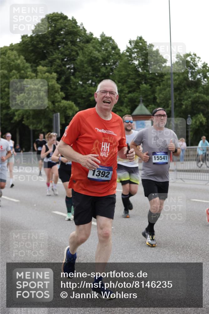 29.06.2025 - hella hamburg halbmarathon Jannik Wohlers http://msf.ph/oto/8146235 29.06.2025 10:47:37 Lombardsbrücke 1174, 1175, 1392, 1618, 1701, 2163, 2197, 2491, 2545, 2650, 2958, 3049, 3468, 4327, 4856, 5886, 7240, 7393, 7394, 7427, 7916, 8077, 8310, 8521, 8774, 9356, 9696, 9697, 10777, 10794, 11548, 11742, 11781, 11923, 12157, 12412, 12480, 12582, 14222, 14800, 15357, 15541, 15688, 15730, 16356, 16722, 17325, 17339, 17562, 17563, 17957, 18001, 18262, 18352, 18480, 19062, 19101 meine-sportfotos.de