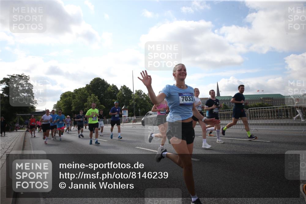29.06.2025 - hella hamburg halbmarathon Jannik Wohlers http://msf.ph/oto/8146239 29.06.2025 09:58:49 Lombardsbrücke 1506, 1972, 2741, 2911, 3112, 3715, 4467, 4839, 5391, 5420, 5457, 5458, 5492, 5866, 6390, 6399, 6416, 7033, 7037, 7129, 7130, 7232, 7395, 7864, 8509, 8772, 9884, 9922, 10266, 10519, 11041, 11068, 11542, 11588, 11589, 11604, 11625, 11689, 12014, 12186, 12406, 12495, 12527, 12949, 13792, 13869, 13912, 15000, 15156, 15407, 15408, 15446, 15686, 15856, 15884, 16334, 16467, 16868, 17198, 18133, 18746, 18835, 19047 meine-sportfotos.de