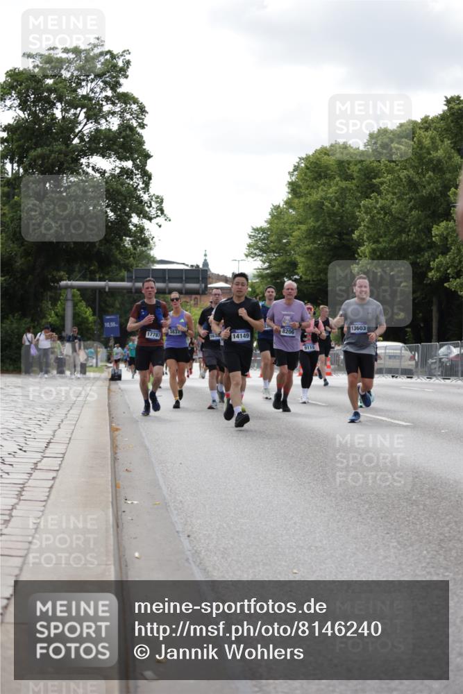 29.06.2025 - hella hamburg halbmarathon Jannik Wohlers http://msf.ph/oto/8146240 29.06.2025 10:10:51 Lombardsbrücke 1723, 2868, 3837, 5254, 5653, 7271, 8171, 8206, 8207, 8368, 8561, 9119, 10196, 10372, 11149, 11755, 12286, 12571, 12836, 13603, 14022, 14149, 15009, 15252, 15908, 16383, 17142, 17500, 17787, 18382, 19172, 19241 meine-sportfotos.de