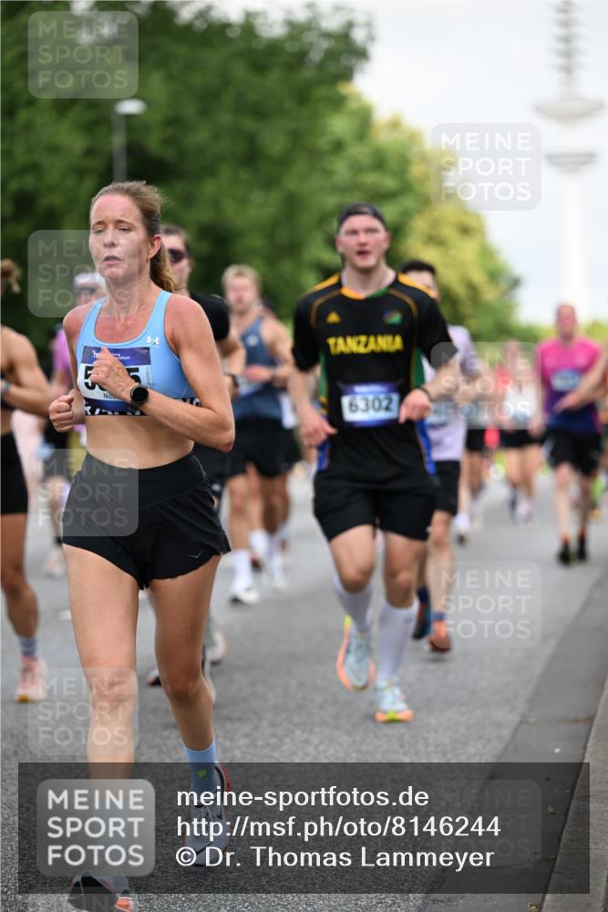 29.06.2025 - hella hamburg halbmarathon Dr. Thomas Lammeyer http://msf.ph/oto/8146244 29.06.2025 10:05:35 Kennedybrücke 1526, 1653, 1722, 1724, 2091, 2167, 2490, 2806, 2936, 2957, 3425, 3663, 3976, 4319, 4322, 4370, 5675, 6087, 6281, 0000, 6302, 6921, 6924, 7287, 7658, 7846, 8030, 8046, 8191, 8392, 8578, 8632, 8822, 8926, 10074, 10281, 10301, 10576, 10915, 11043 meine-sportfotos.de