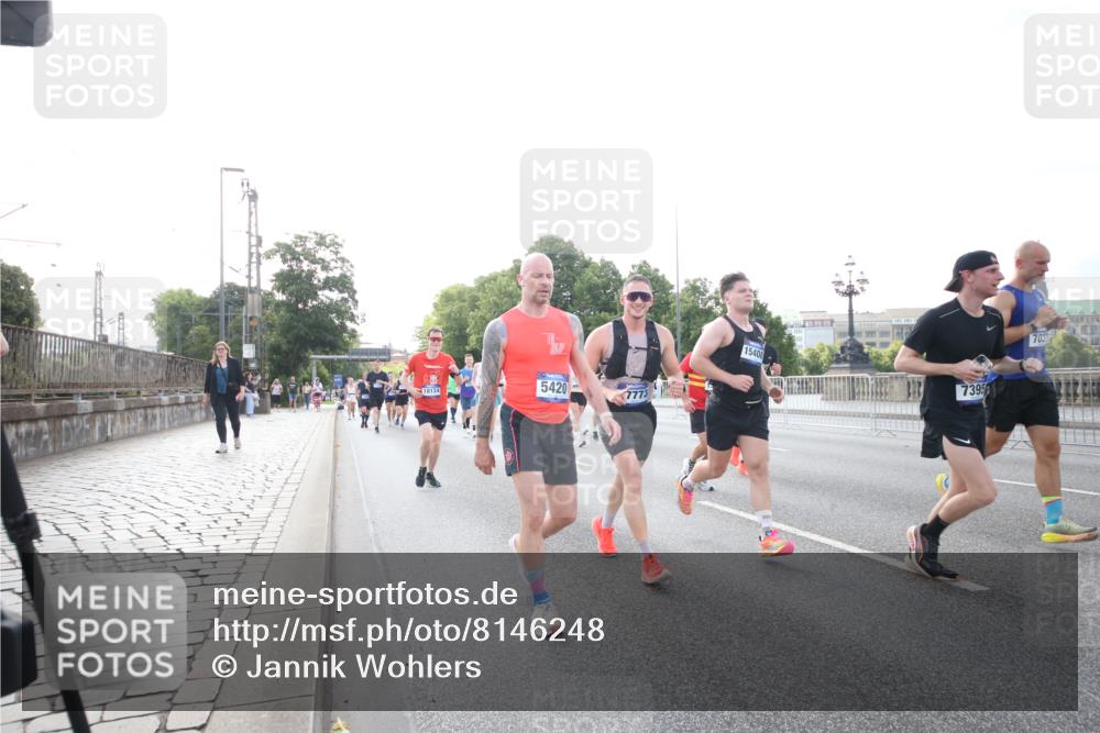 29.06.2025 - hella hamburg halbmarathon Jannik Wohlers http://msf.ph/oto/8146248 29.06.2025 09:58:57 Lombardsbrücke 1319, 1366, 1506, 1595, 1642, 2282, 2630, 3112, 3715, 4467, 4839, 5299, 5420, 5457, 5458, 5465, 5492, 5866, 6390, 6414, 6415, 6416, 7033, 7037, 7129, 7130, 7395, 7833, 7864, 8509, 8542, 8652, 8929, 9903, 9922, 10020, 10266, 10518, 10519, 11041, 11068, 11588, 11625, 11689, 12014, 12186, 12406, 12446, 12544, 12778, 12910, 12912, 12949, 13792, 13869, 13912, 15000, 15156, 15197, 15408, 15441, 15686, 15856, 15884, 16189, 16334, 16574, 16679, 16868, 17045, 17198, 17455 meine-sportfotos.de