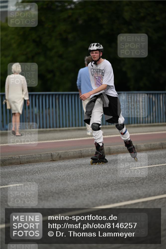 29.06.2025 - hella hamburg halbmarathon Dr. Thomas Lammeyer http://msf.ph/oto/8146257 29.06.2025 09:16:41 Kennedybrücke  meine-sportfotos.de