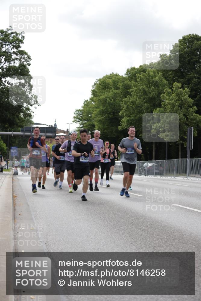 29.06.2025 - hella hamburg halbmarathon Jannik Wohlers http://msf.ph/oto/8146258 29.06.2025 10:10:51 Lombardsbrücke 1723, 2868, 3837, 5254, 5653, 7271, 8171, 8206, 8207, 8368, 8561, 9119, 10196, 10372, 11149, 11755, 12286, 12571, 12836, 13603, 14022, 14149, 15009, 15252, 15908, 16383, 17142, 17500, 17787, 18382, 19172, 19241 meine-sportfotos.de