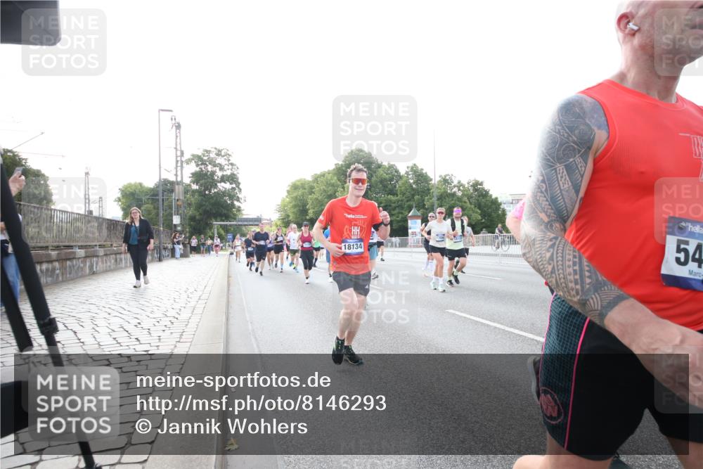 29.06.2025 - hella hamburg halbmarathon Jannik Wohlers http://msf.ph/oto/8146293 29.06.2025 09:58:58 Lombardsbrücke 1319, 1366, 1506, 1595, 1642, 2282, 2630, 3112, 3715, 4467, 4839, 5299, 5420, 5457, 5458, 5465, 5492, 5866, 6390, 6414, 6415, 6416, 7033, 7037, 7129, 7130, 7395, 7833, 8509, 8542, 8652, 8929, 9903, 9922, 10020, 10266, 10518, 10519, 11041, 11068, 11625, 11689, 12014, 12186, 12406, 12446, 12544, 12778, 12910, 12912, 12949, 13792, 13841, 13912, 15000, 15156, 15197, 15269, 15408, 15441, 15686, 15856, 15884, 16189, 16334, 16574, 16679, 16868, 17045, 17198, 17455 meine-sportfotos.de