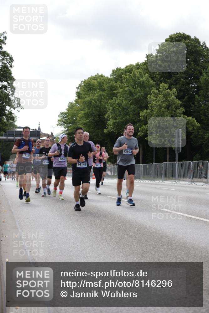 29.06.2025 - hella hamburg halbmarathon Jannik Wohlers http://msf.ph/oto/8146296 29.06.2025 10:10:51 Lombardsbrücke 1723, 2868, 3837, 5254, 5653, 7271, 8171, 8206, 8207, 8368, 8561, 9119, 10196, 10372, 11149, 11755, 12286, 12571, 12836, 13603, 14022, 14149, 15009, 15252, 15908, 16383, 17142, 17500, 17787, 18382, 19172, 19241 meine-sportfotos.de