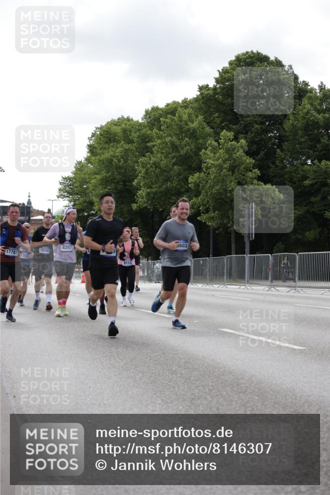 29.06.2025 - hella hamburg halbmarathon Jannik Wohlers http://msf.ph/oto/8146307 29.06.2025 10:10:52 Lombardsbrücke 1723, 2868, 3837, 5254, 7271, 8171, 8206, 8207, 8368, 8561, 9119, 10196, 10372, 11149, 11755, 12286, 12836, 13603, 14022, 14149, 15009, 15252, 15908, 16383, 17142, 17500, 17787, 18382, 19172, 19241 meine-sportfotos.de