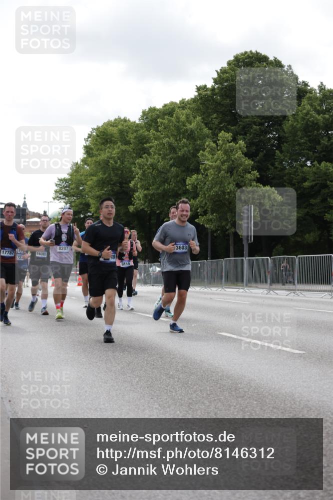 29.06.2025 - hella hamburg halbmarathon Jannik Wohlers http://msf.ph/oto/8146312 29.06.2025 10:10:52 Lombardsbrücke 1723, 2868, 3837, 5254, 7271, 8171, 8206, 8207, 8368, 8561, 9119, 10196, 10372, 11149, 11755, 12286, 12836, 13603, 14022, 14149, 15009, 15252, 15908, 16383, 17142, 17500, 17787, 18382, 19172, 19241 meine-sportfotos.de