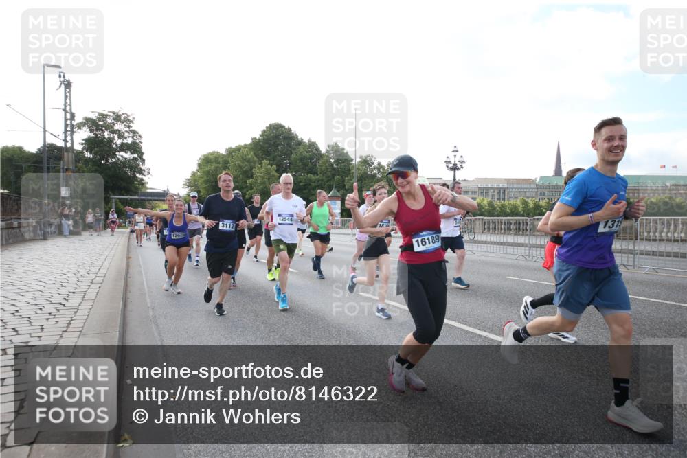 29.06.2025 - hella hamburg halbmarathon Jannik Wohlers http://msf.ph/oto/8146322 29.06.2025 09:59:01 Lombardsbrücke 1319, 1366, 1595, 1642, 2282, 2630, 3112, 4467, 4839, 5299, 5457, 5458, 5465, 5492, 5866, 6414, 6415, 6416, 7037, 7129, 7130, 7395, 7833, 8509, 8520, 8542, 8652, 8846, 8929, 9488, 9903, 9922, 10020, 10266, 10518, 10519, 11068, 11625, 11689, 12014, 12186, 12406, 12446, 12544, 12778, 12909, 12910, 12912, 12949, 13841, 13912, 14823, 15000, 15156, 15197, 15269, 15408, 15441, 15524, 15686, 15856, 15884, 16189, 16574, 16679, 16868, 17045, 17198, 17455, 18200, 18202 meine-sportfotos.de