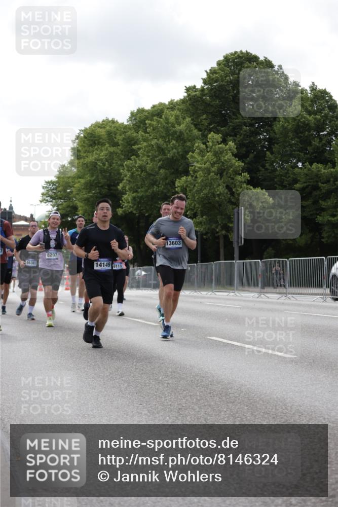 29.06.2025 - hella hamburg halbmarathon Jannik Wohlers http://msf.ph/oto/8146324 29.06.2025 10:10:52 Lombardsbrücke 1723, 2868, 3837, 5254, 7271, 8171, 8206, 8207, 8368, 8561, 9119, 10196, 10372, 11149, 11755, 12286, 12836, 13603, 14022, 14149, 15009, 15252, 15908, 16383, 17142, 17500, 17787, 18382, 19172, 19241 meine-sportfotos.de