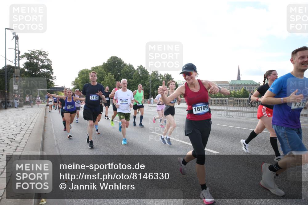 29.06.2025 - hella hamburg halbmarathon Jannik Wohlers http://msf.ph/oto/8146330 29.06.2025 09:59:02 Lombardsbrücke 1319, 1334, 1366, 1595, 1642, 2282, 2630, 3112, 4467, 5299, 5457, 5458, 5465, 5492, 5866, 6414, 6415, 6416, 7037, 7129, 7130, 7395, 7833, 8509, 8520, 8542, 8652, 8846, 8929, 9488, 9903, 9907, 9922, 10020, 10518, 10519, 11068, 11625, 11689, 12014, 12186, 12406, 12446, 12544, 12778, 12909, 12910, 12912, 12949, 13841, 13912, 14823, 14948, 15000, 15156, 15197, 15269, 15408, 15441, 15524, 15686, 15856, 16189, 16574, 16679, 16868, 17045, 17455, 18200, 18202 meine-sportfotos.de