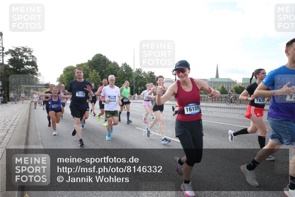 29.06.2025 - hella hamburg halbmarathon Jannik Wohlers http://msf.ph/oto/8146332 29.06.2025 09:59:02 Lombardsbrücke 1319, 1334, 1366, 1595, 1642, 2282, 2630, 3112, 4467, 5299, 5457, 5458, 5465, 5492, 5866, 6414, 6415, 6416, 7037, 7129, 7130, 7395, 7833, 8509, 8520, 8542, 8652, 8846, 8929, 9488, 9903, 9907, 9922, 10020, 10518, 10519, 11068, 11625, 11689, 12014, 12186, 12406, 12446, 12544, 12778, 12909, 12910, 12912, 12949, 13841, 13912, 14823, 14948, 15000, 15156, 15197, 15269, 15408, 15441, 15524, 15686, 15856, 16189, 16574, 16679, 16868, 17045, 17455, 18200, 18202 meine-sportfotos.de