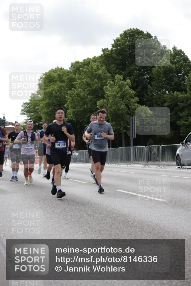 29.06.2025 - hella hamburg halbmarathon Jannik Wohlers http://msf.ph/oto/8146336 29.06.2025 10:10:52 Lombardsbrücke 1723, 2868, 3837, 5254, 7271, 8171, 8206, 8207, 8368, 8561, 9119, 10196, 10372, 11149, 11755, 12286, 12836, 13603, 14022, 14149, 15009, 15252, 15908, 16383, 17142, 17500, 17787, 18382, 19172, 19241 meine-sportfotos.de