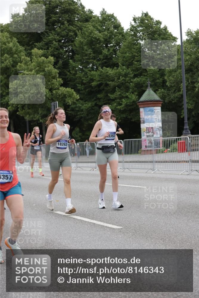 29.06.2025 - hella hamburg halbmarathon Jannik Wohlers http://msf.ph/oto/8146343 29.06.2025 10:47:40 Lombardsbrücke 1157, 1174, 1175, 1392, 1701, 2037, 2163, 2197, 2418, 2650, 2958, 3468, 3679, 3933, 4327, 4856, 5886, 5952, 7240, 7393, 7394, 7916, 8077, 8521, 8774, 9356, 9921, 10777, 10794, 11548, 11742, 11781, 12104, 12157, 12480, 13377, 13529, 13861, 14050, 14222, 15357, 15541, 15730, 15743, 16141, 16722, 17325, 17339, 17562, 17563, 17957, 18001, 18262, 18352, 18480, 19101 meine-sportfotos.de