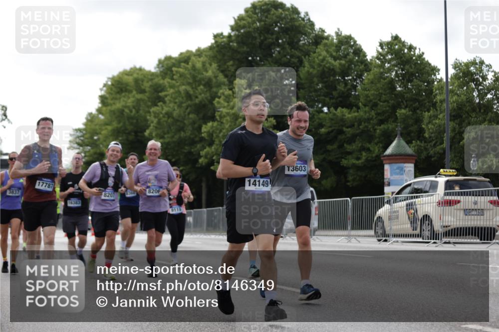 29.06.2025 - hella hamburg halbmarathon Jannik Wohlers http://msf.ph/oto/8146349 29.06.2025 10:10:53 Lombardsbrücke 1723, 3837, 5254, 7271, 8171, 8206, 8207, 8368, 8561, 9119, 10196, 10372, 11149, 11755, 12286, 13603, 14022, 14149, 15009, 15252, 15797, 15908, 16383, 17142, 17787, 18382, 19172, 19241 meine-sportfotos.de