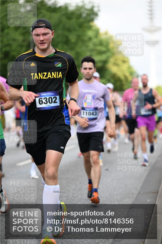 29.06.2025 - hella hamburg halbmarathon Dr. Thomas Lammeyer http://msf.ph/oto/8146356 29.06.2025 10:05:36 Kennedybrücke 1526, 1653, 1722, 1724, 2091, 2167, 2490, 2806, 2936, 2957, 3425, 3663, 3976, 4319, 4322, 4370, 5603, 5675, 6087, 6281, 0000, 6302, 6921, 7287, 7658, 7846, 8030, 8046, 8191, 8392, 8578, 8632, 8822, 8926, 10074, 10281, 10301, 10576, 10915, 11043 meine-sportfotos.de