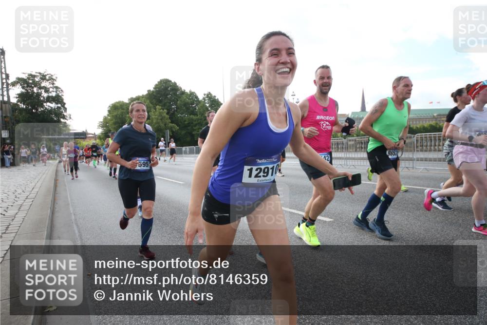 29.06.2025 - hella hamburg halbmarathon Jannik Wohlers http://msf.ph/oto/8146359 29.06.2025 09:59:03 Lombardsbrücke 1319, 1334, 1366, 1595, 1642, 2282, 2630, 3112, 4467, 5299, 5457, 5458, 5465, 5492, 5866, 6414, 6415, 6416, 7037, 7129, 7130, 7395, 7833, 8509, 8520, 8542, 8652, 8846, 8929, 9488, 9903, 9907, 9922, 10020, 10518, 11068, 11625, 11689, 12014, 12186, 12406, 12446, 12544, 12778, 12909, 12910, 12912, 13841, 13912, 14823, 14948, 15000, 15197, 15269, 15408, 15441, 15524, 15686, 15856, 16189, 16531, 16574, 16679, 16868, 17045, 17455, 17769, 17848, 18200, 18202 meine-sportfotos.de