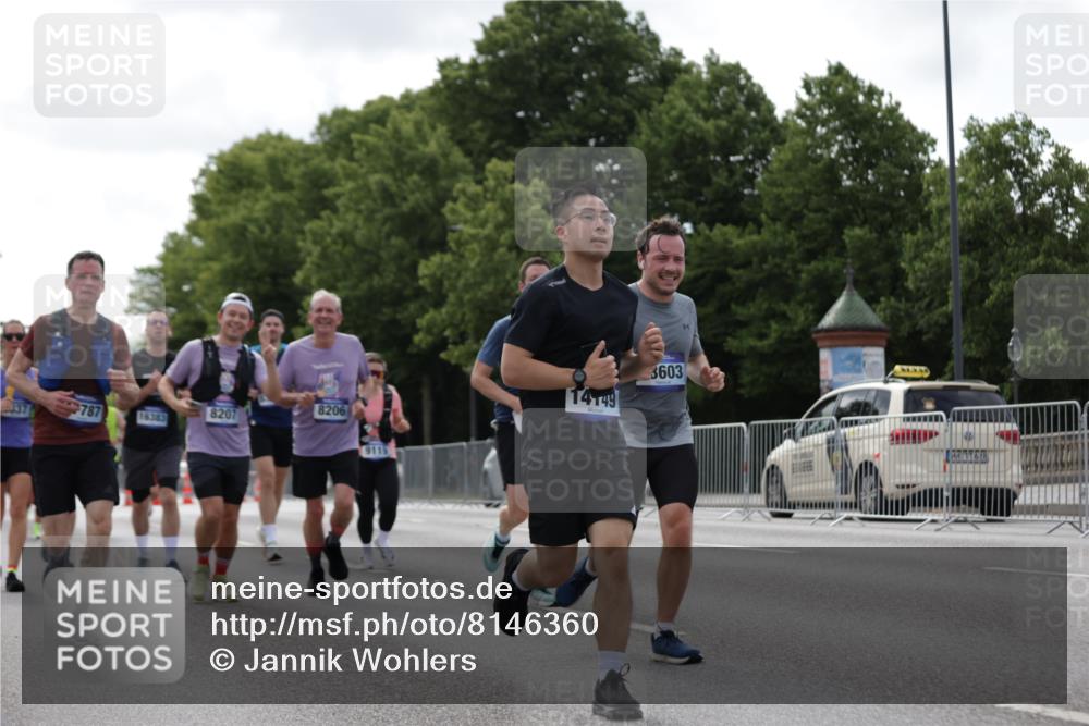 29.06.2025 - hella hamburg halbmarathon Jannik Wohlers http://msf.ph/oto/8146360 29.06.2025 10:10:53 Lombardsbrücke 1723, 3837, 5254, 7271, 8171, 8206, 8207, 8368, 8561, 9119, 10196, 10372, 11149, 11755, 12286, 13603, 14022, 14149, 15009, 15252, 15797, 15908, 16383, 17142, 17787, 18382, 19172, 19241 meine-sportfotos.de