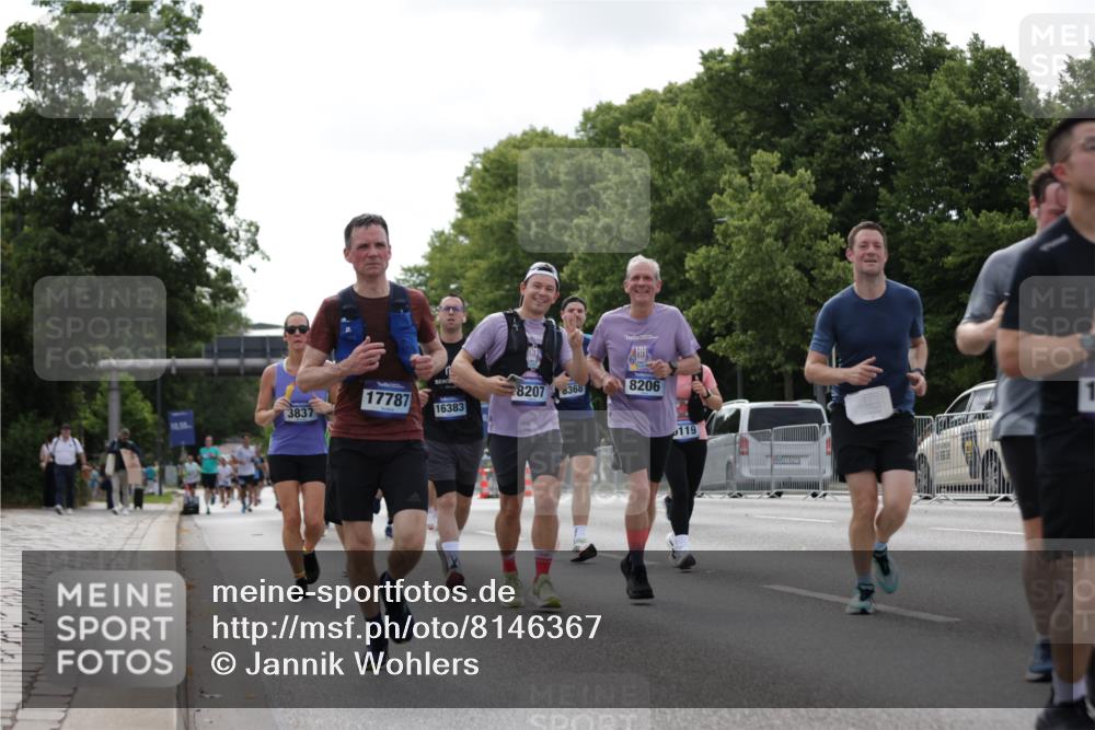 29.06.2025 - hella hamburg halbmarathon Jannik Wohlers http://msf.ph/oto/8146367 29.06.2025 10:10:54 Lombardsbrücke 1723, 3837, 5254, 7271, 8171, 8206, 8207, 8368, 8561, 9119, 10196, 10372, 11149, 11755, 12286, 13603, 14149, 15009, 15252, 15797, 15908, 16383, 17142, 17787, 18382, 19172, 19241 meine-sportfotos.de