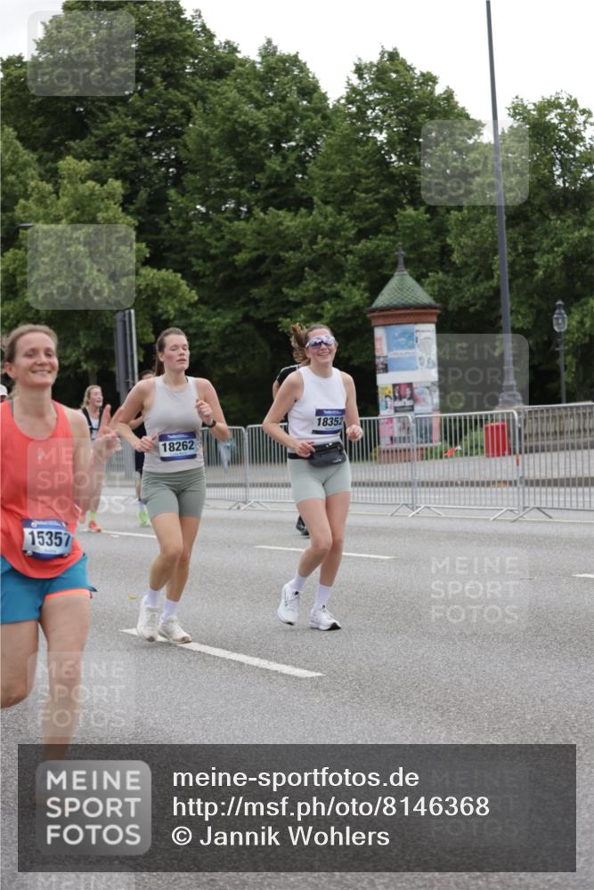 29.06.2025 - hella hamburg halbmarathon Jannik Wohlers http://msf.ph/oto/8146368 29.06.2025 10:47:41 Lombardsbrücke 1157, 1174, 1175, 1392, 1701, 2037, 2163, 2197, 2418, 2650, 2958, 3468, 3504, 3679, 3933, 4327, 4856, 5585, 5886, 5952, 7240, 7393, 7394, 7916, 8077, 8521, 8774, 9356, 9921, 10145, 10777, 10794, 11548, 11742, 11781, 12104, 12157, 12480, 13377, 13529, 13675, 13861, 14050, 15357, 15541, 15730, 15743, 16141, 16722, 17325, 17339, 17562, 17563, 17957, 18001, 18248, 18262, 18352, 18480, 19101 meine-sportfotos.de