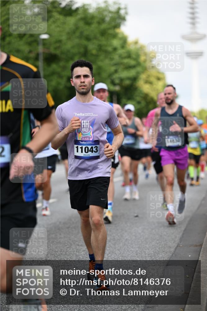 29.06.2025 - hella hamburg halbmarathon Dr. Thomas Lammeyer http://msf.ph/oto/8146376 29.06.2025 10:05:37 Kennedybrücke 1464, 1526, 1653, 1722, 1724, 2091, 2167, 2490, 2591, 2806, 2957, 3039, 3425, 3663, 3976, 4319, 4322, 4370, 5602, 5603, 5675, 6087, 6281, 0000, 6302, 6921, 7189, 7223, 7287, 7658, 7846, 8030, 8046, 8191, 8392, 8578, 8632, 8822, 8926, 9230, 10074, 10281, 10301, 10576, 10915, 11043 meine-sportfotos.de