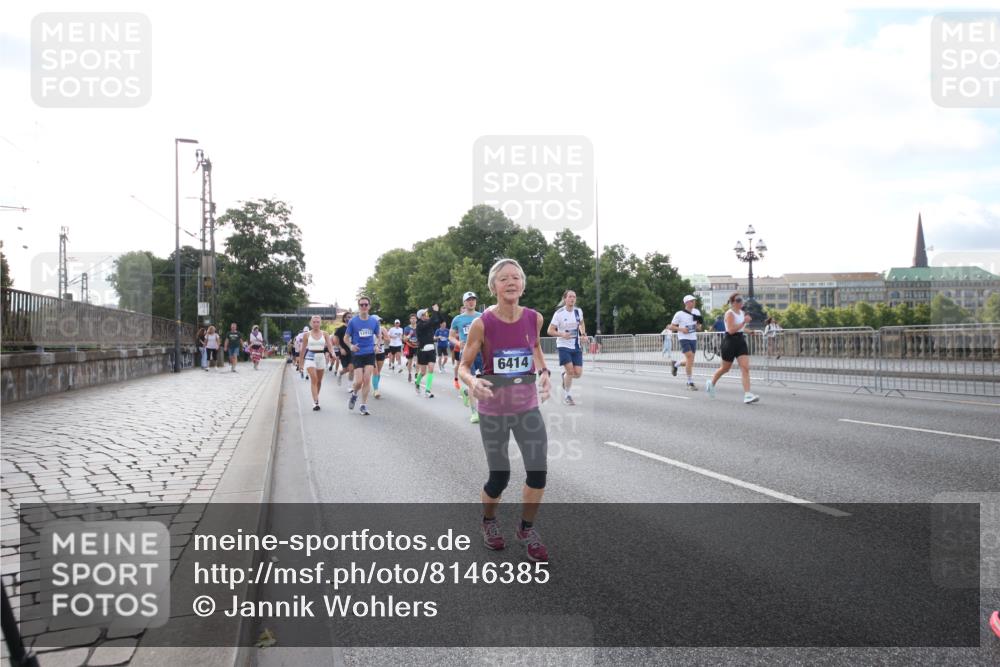 29.06.2025 - hella hamburg halbmarathon Jannik Wohlers http://msf.ph/oto/8146385 29.06.2025 09:59:07 Lombardsbrücke 1319, 1334, 1366, 1595, 1642, 2282, 2391, 2432, 2630, 3112, 3279, 3668, 4426, 4837, 5299, 5465, 5866, 6414, 6415, 6416, 7037, 7395, 7833, 8520, 8542, 8652, 8846, 8929, 9142, 9488, 9903, 9907, 9922, 9984, 10020, 10518, 11039, 11625, 12446, 12544, 12778, 12909, 12910, 12912, 13841, 13912, 14823, 14948, 15000, 15197, 15269, 15408, 15441, 15524, 16095, 16189, 16531, 16574, 16679, 16868, 17045, 17455, 17769, 17848, 17967, 18200, 18202 meine-sportfotos.de