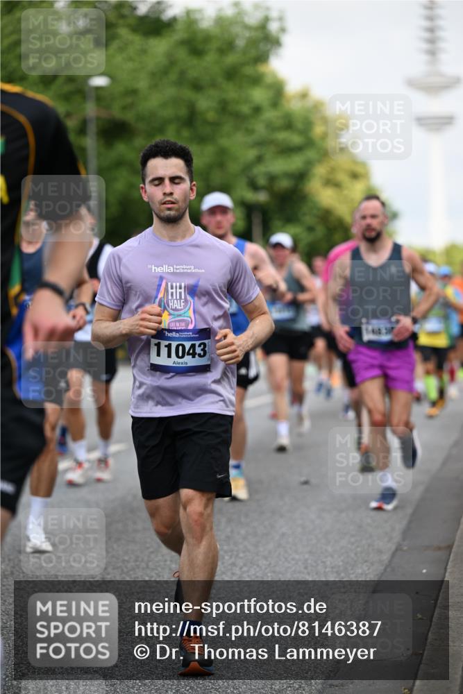 29.06.2025 - hella hamburg halbmarathon Dr. Thomas Lammeyer http://msf.ph/oto/8146387 29.06.2025 10:05:37 Kennedybrücke 1464, 1526, 1653, 1722, 1724, 2091, 2167, 2490, 2591, 2806, 2957, 3039, 3425, 3663, 3976, 4319, 4322, 4370, 5602, 5603, 5675, 6087, 6281, 0000, 6302, 6921, 7189, 7223, 7287, 7658, 7846, 8030, 8046, 8191, 8392, 8578, 8632, 8822, 8926, 9230, 10074, 10281, 10301, 10576, 10915, 11043 meine-sportfotos.de