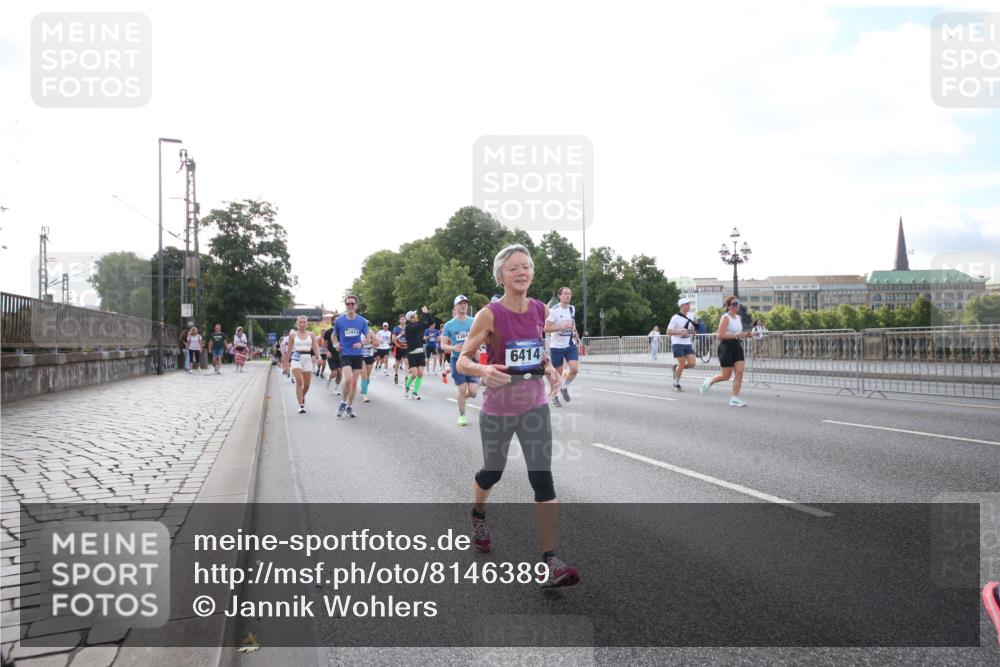 29.06.2025 - hella hamburg halbmarathon Jannik Wohlers http://msf.ph/oto/8146389 29.06.2025 09:59:07 Lombardsbrücke 1319, 1334, 1366, 1595, 1642, 2282, 2391, 2432, 2630, 3112, 3279, 3668, 4426, 4837, 5299, 5465, 5866, 6414, 6415, 6416, 7037, 7395, 7833, 8520, 8542, 8652, 8846, 8929, 9142, 9488, 9903, 9907, 9922, 9984, 10020, 10518, 11039, 11625, 12446, 12544, 12778, 12909, 12910, 12912, 13841, 13912, 14823, 14948, 15000, 15197, 15269, 15408, 15441, 15524, 16095, 16189, 16531, 16574, 16679, 16868, 17045, 17455, 17769, 17848, 17967, 18200, 18202 meine-sportfotos.de