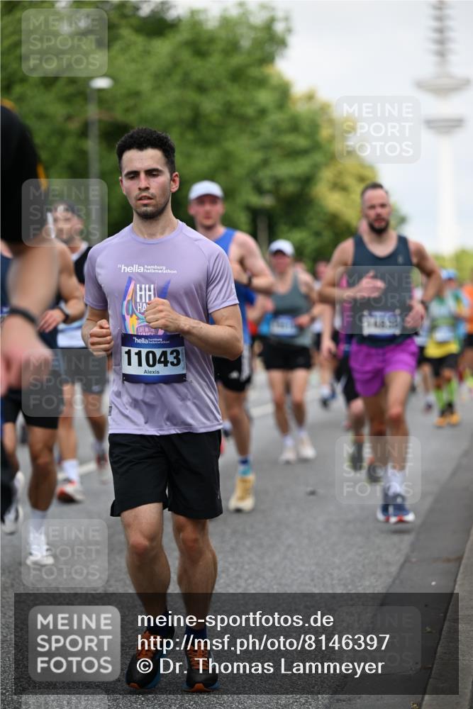 29.06.2025 - hella hamburg halbmarathon Dr. Thomas Lammeyer http://msf.ph/oto/8146397 29.06.2025 10:05:37 Kennedybrücke 1464, 1526, 1653, 1722, 1724, 2091, 2167, 2490, 2591, 2806, 2957, 3039, 3425, 3663, 3976, 4319, 4322, 4370, 5602, 5603, 5675, 6087, 6281, 0000, 6302, 6921, 7189, 7223, 7287, 7658, 7846, 8030, 8046, 8191, 8392, 8578, 8632, 8822, 8926, 9230, 10074, 10281, 10301, 10576, 10915, 11043 meine-sportfotos.de