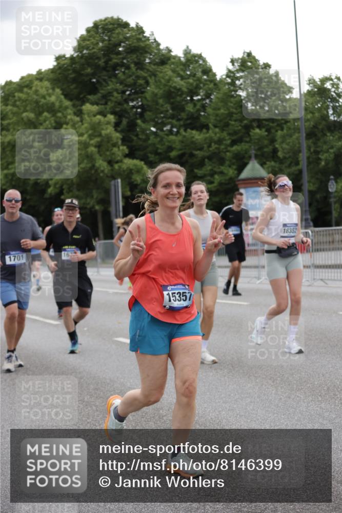 29.06.2025 - hella hamburg halbmarathon Jannik Wohlers http://msf.ph/oto/8146399 29.06.2025 10:47:41 Lombardsbrücke 1157, 1174, 1175, 1392, 1701, 2037, 2163, 2197, 2418, 2650, 2958, 3468, 3504, 3679, 3933, 4327, 4856, 5585, 5886, 5952, 7240, 7393, 7394, 7916, 8077, 8521, 8774, 9356, 9921, 10145, 10777, 10794, 11548, 11742, 11781, 12104, 12157, 12480, 13377, 13529, 13675, 13861, 14050, 15357, 15541, 15730, 15743, 16141, 16722, 17325, 17339, 17562, 17563, 17957, 18001, 18248, 18262, 18352, 18480, 19101 meine-sportfotos.de