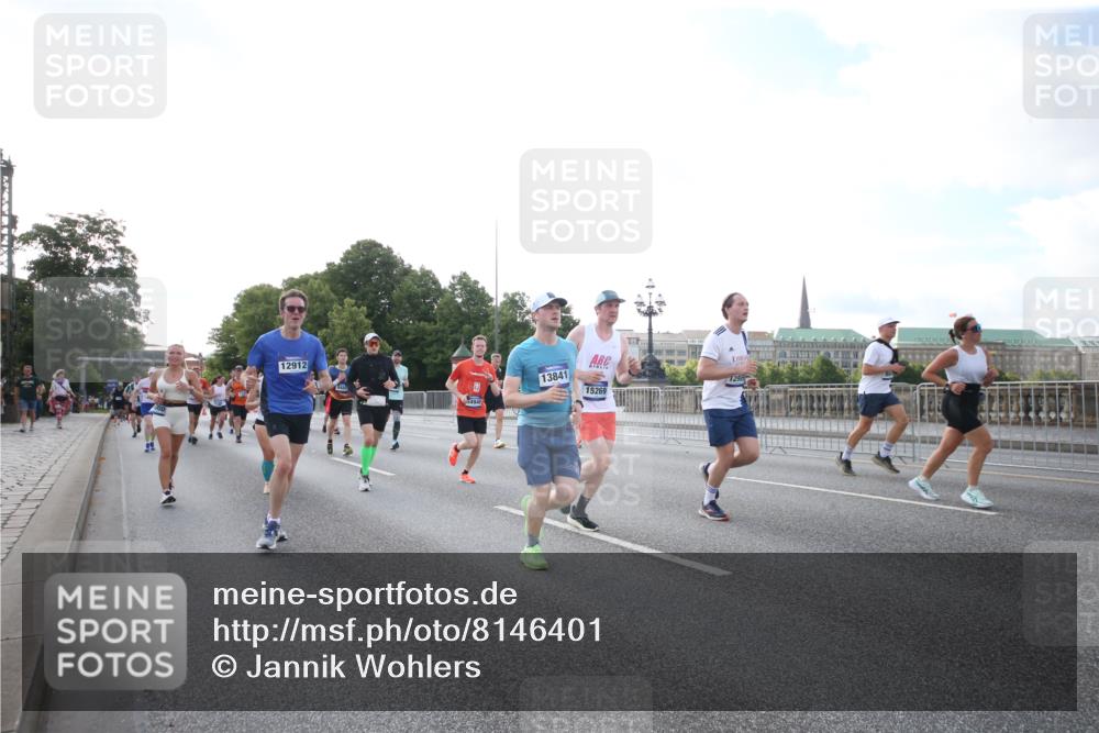 29.06.2025 - hella hamburg halbmarathon Jannik Wohlers http://msf.ph/oto/8146401 29.06.2025 09:59:09 Lombardsbrücke 1319, 1334, 1366, 1595, 1642, 1955, 2282, 2391, 2432, 2630, 3279, 3668, 4426, 4837, 5299, 5465, 6414, 6415, 6416, 7037, 7833, 8520, 8542, 8652, 8846, 8929, 9142, 9488, 9903, 9907, 9922, 9984, 10020, 10518, 11039, 11568, 12446, 12544, 12778, 12909, 12910, 12912, 13589, 13841, 13912, 14605, 14823, 14948, 15000, 15179, 15197, 15263, 15269, 15408, 15441, 15524, 16095, 16189, 16531, 16574, 16679, 17045, 17455, 17769, 17848, 17967, 18200, 18202 meine-sportfotos.de