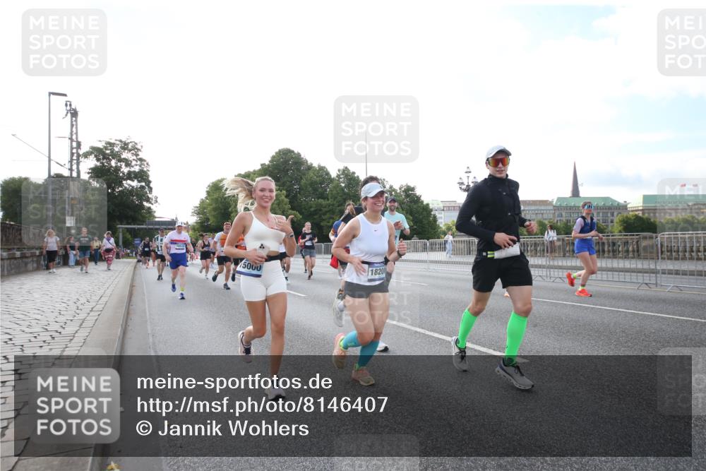 29.06.2025 - hella hamburg halbmarathon Jannik Wohlers http://msf.ph/oto/8146407 29.06.2025 09:59:11 Lombardsbrücke 1319, 1334, 1366, 1595, 1642, 1955, 2282, 2391, 2432, 2630, 3279, 3668, 4426, 4837, 5299, 5465, 6414, 6415, 7833, 8330, 8520, 8542, 8652, 8846, 8929, 9142, 9488, 9903, 9907, 9984, 10020, 10031, 10518, 11039, 11568, 11844, 12446, 12544, 12778, 12909, 12910, 12912, 13503, 13589, 13808, 13841, 14605, 14823, 14948, 15179, 15197, 15263, 15269, 15344, 15349, 15441, 15524, 16095, 16189, 16531, 16574, 16609, 16679, 17045, 17455, 17769, 17848, 17967, 18200, 18202, 18413 meine-sportfotos.de