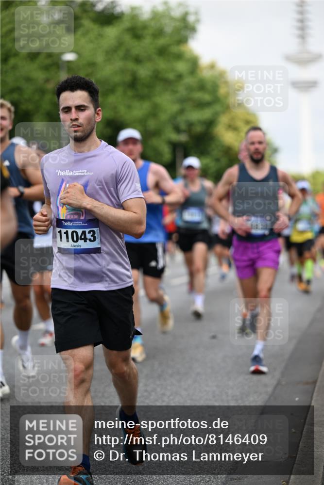 29.06.2025 - hella hamburg halbmarathon Dr. Thomas Lammeyer http://msf.ph/oto/8146409 29.06.2025 10:05:38 Kennedybrücke 1464, 1526, 1653, 1722, 1724, 2091, 2167, 2490, 2591, 2806, 2957, 3039, 3425, 3663, 3976, 4322, 4370, 5602, 5603, 5675, 6087, 6281, 0000, 6302, 6921, 7189, 7223, 7287, 7658, 7846, 8030, 8191, 8392, 8578, 8632, 8822, 8926, 9230, 10074, 10281, 10301, 10576, 10915, 11043 meine-sportfotos.de