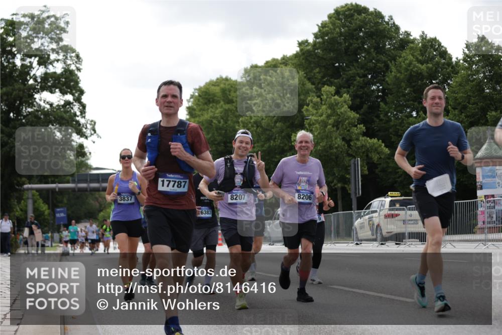 29.06.2025 - hella hamburg halbmarathon Jannik Wohlers http://msf.ph/oto/8146416 29.06.2025 10:10:54 Lombardsbrücke 1723, 3837, 5254, 7271, 8171, 8206, 8207, 8368, 8561, 9119, 10196, 10372, 11149, 11755, 12286, 13603, 14149, 15009, 15252, 15797, 15908, 16383, 17142, 17787, 18382, 19172, 19241 meine-sportfotos.de